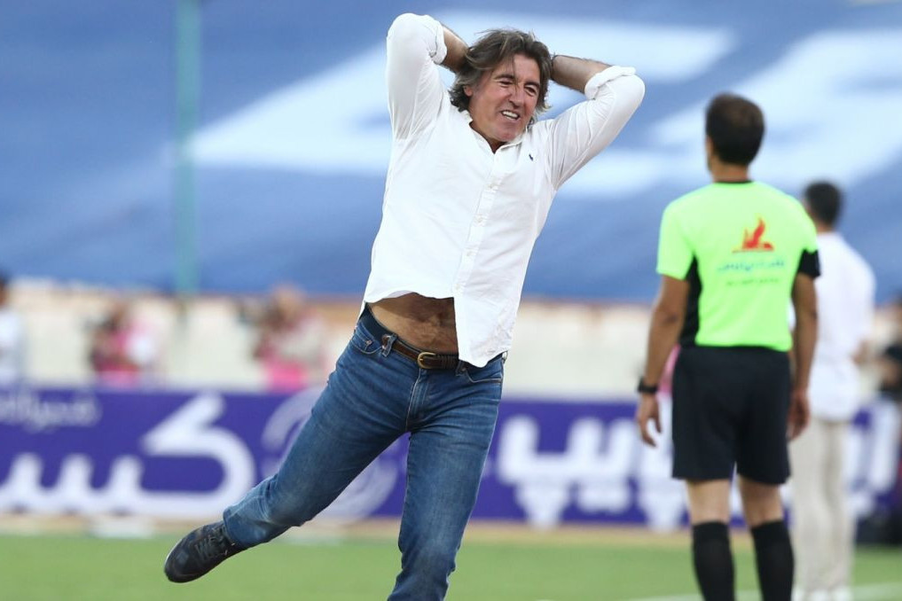 Baş məşqçi İran komandasından FIFA-ya şikayət etdi