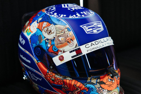 Валттери Боттас представил специальный шлем к Гран-при Японии - ФОТО