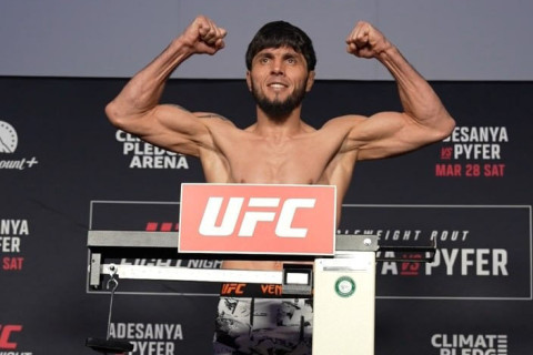 Тофик Мусаев успешно сделал вес перед боем с Бахамондесом