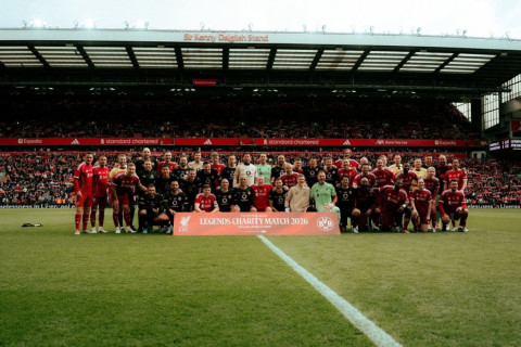 Klopp “Liverpul” və “Borussiya” əfsanələri arasında keçirilən yoldaşlıq oyununda iştirak edib