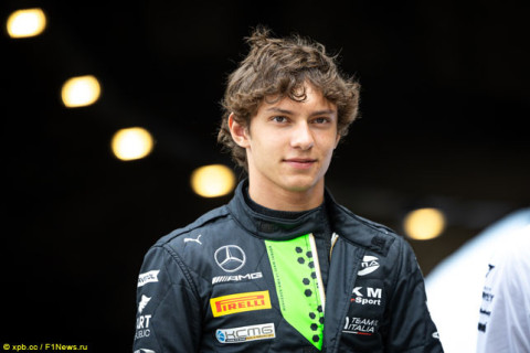 Антонелли выиграл Гран-при Японии и возглавил чемпионат