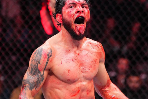 Tofiq Musayev UFC-dəki ilk qələbəsini şərh edib