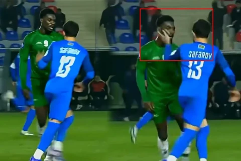 Millimizin futbolçusu Syerra-Leone ilə oyunda rəqib oyunçuya şillə vurub