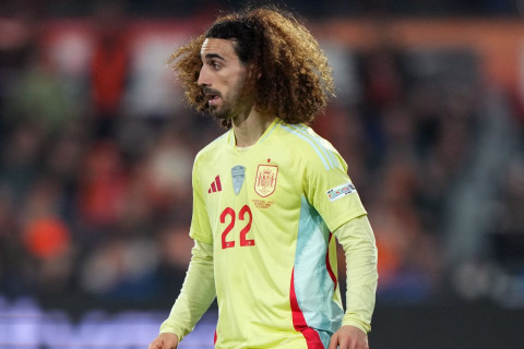 Kukurelya “Real Madrid”ə keçməklə saçını kəsdirmək arasında seçim edib