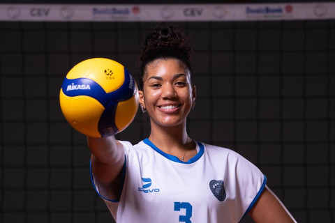 Лорен Кларк: “Родные говорили, чтобы я уехала из Азербайджана” – ИНТЕРВЬЮ İDMAN.BİZ