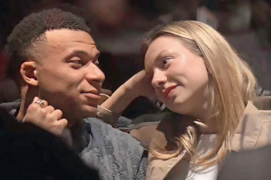 Mbappeyə ağır zərbə: Esterin kişi ilə səmimi görüntüləri - VİDEO