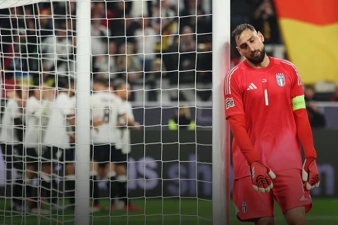 Donnarumma rəqib qapıçının “şparqalkasını” aşkar etdi - FOTO