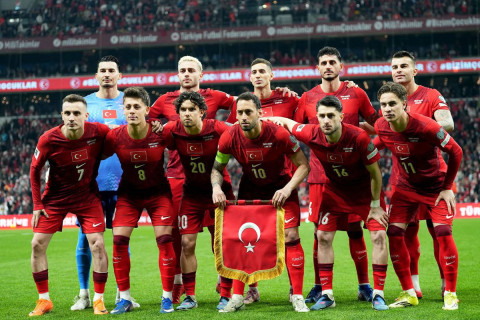 Türkiyə millisinə milyonluq villalar