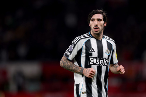 "Реалу" предложили полузащитника из АПЛ за 92 млн евро