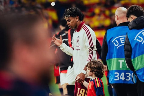 Lamin Yamaldan ispan azarkeşlərə sərt etiraz