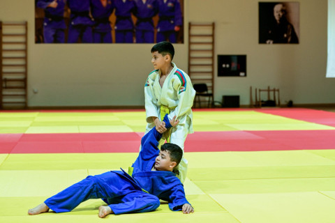 Gəncədə kəmər dərəcələri üzrə rəsmi imtahan keçirilib