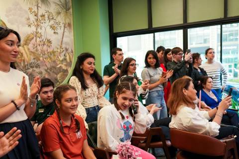 “Neftçi”nin oyunçuları autizmli şəxslərlə görüşüblər