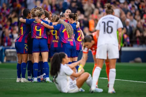 Женская Лига чемпионов: "Барселона" разгромила "Реал" с общим счетом 12:2 и вышла в полуфинал