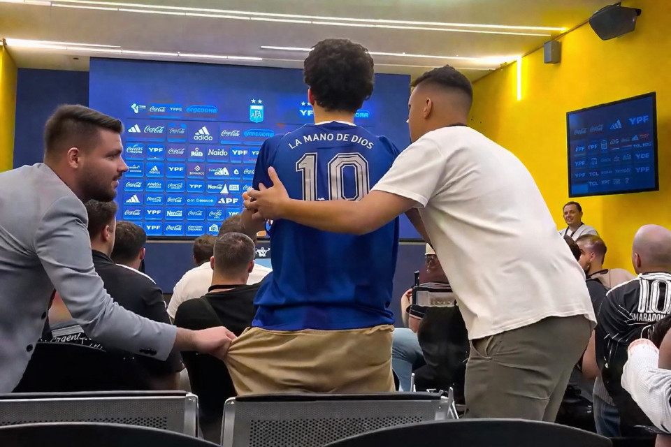 Argentinalı azarkeş Skaloniyə ağıl verdi - FOTO/VİDEO