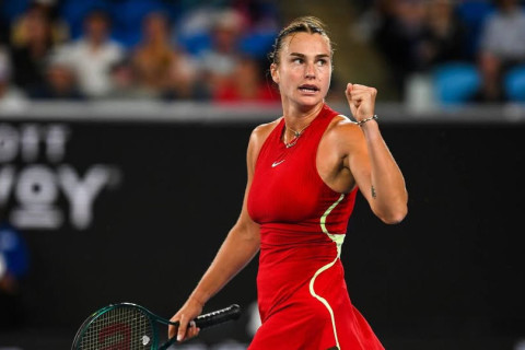 Роналдо вручил первой ракетке мира Соболенко подписанную футболку - ФОТО