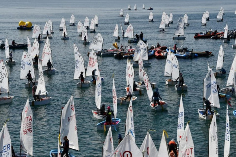 Yelkən idmanı üzrə “Sailing Point Easter Regatta 2026”nın ikinci günü başa çatıb