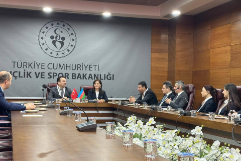 Gənclər və İdman nazirliyinin nümayəndə heyəti Türkiyədə olub