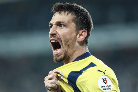 “Fənərbağça”nın futbolçusu həbsdən azad edildi