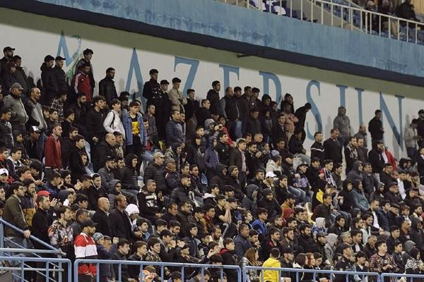 Premyer Liqada tribunaların kralı kimdir?