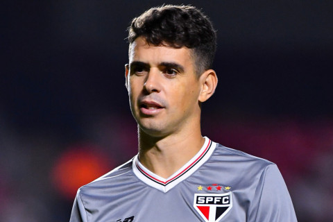 “Çelsi”nin sabiq futbolçusu Oskar karyerasını başa vurub