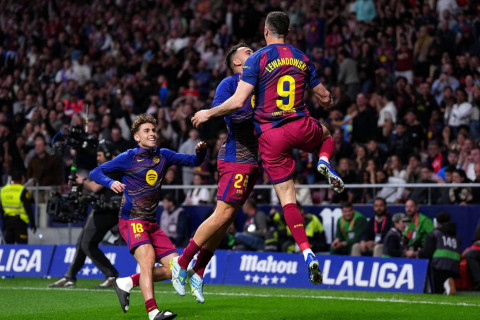 Çiyinlə vurduğu qol Levandovskiyə tarixi uğur gətirdi - VİDEO