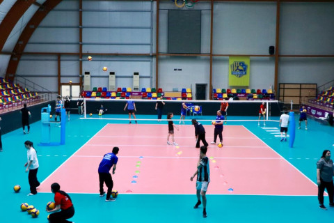 FIVB nümayəndəsi azərbaycanlı məşqçilərə kurs keçib