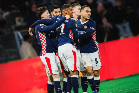 PSV sona beş tur qalmış ölkə çempionu oldu
