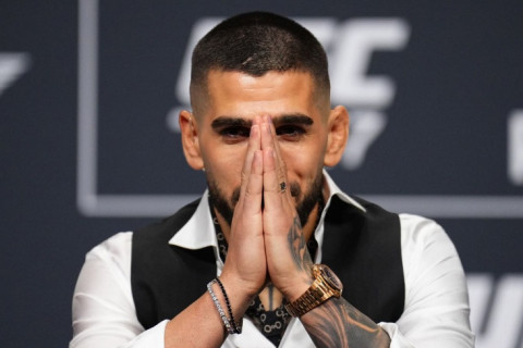 Topuria sets conditions for next fight as lightweight champion weighs options