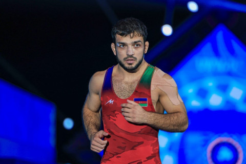 Əməliyyat olunan güləş üzrə dünya çempionu fərdi məşqlərə başlayıb