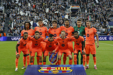 "Барселона" может заработать до 10 млн за матч в Корее