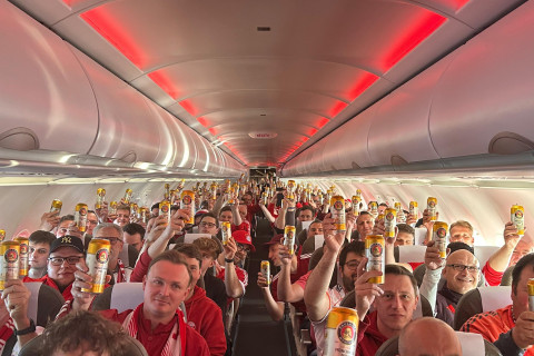 “Bavariya” azarkeşləri sevimli komandalarına dəstək olmaq üçün təyyarəni icarəyə götürdülər - VİDEO