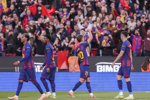 Лига чемпионов: "Атлетико" ведет в матче с "Барселоной"- ВИДЕО