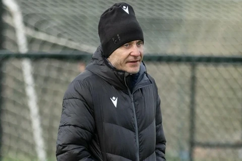 “Sumqayıt”ın baş məşqçisi komandasının oyunçusu ilə dalaşıb