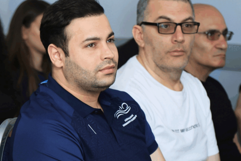 “Üzməyi Öyrənək” layihəsinin məşqçiləri üçün seminar başlanıb