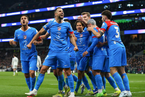 Лига чемпионов: "Атлетико" увеличил преимущество в матче с "Барселоной" - ВИДЕО