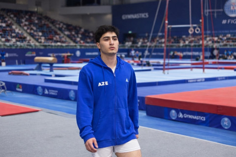 Азербайджан начал второй день ЧЕ с выхода в полуфинал