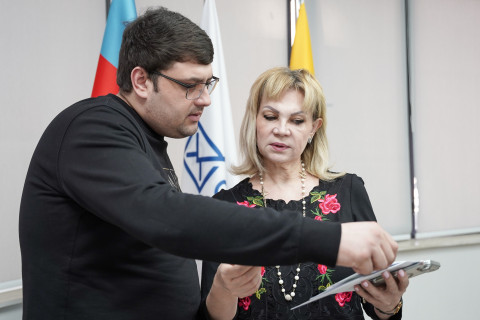 Anatoli Banişevskinin 80 illiyi münasibətilə poçt markaları buraxılıb - FOTO