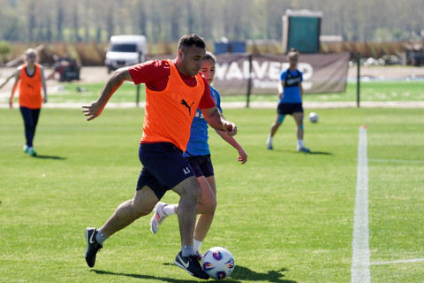 Futbol üzrə qadın millimiz İspaniyada hazırlıqlara başladı - FOTO
