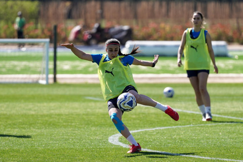 Futbol üzrə qadın millimiz İspaniyada hazırlıqlara başladı - FOTO