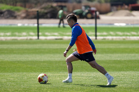 Futbol üzrə qadın millimiz İspaniyada hazırlıqlara başladı - FOTO