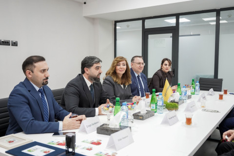 Anatoli Banişevskinin 80 illiyi münasibətilə poçt markaları buraxılıb - FOTO