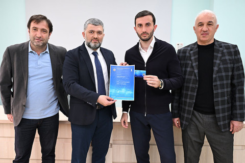 Azərbaycanlı məşqçilərə UEFA-nın A kateqoriyalı diplomları təqdim olunub - FOTO