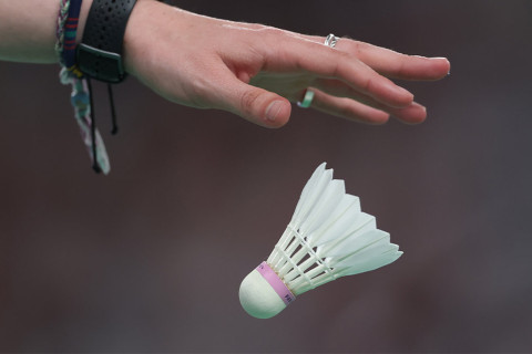 В бадминтоне разрешили использовать синтетические воланы