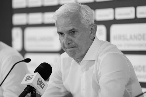 Polşa millisinin köməkçi məşqçisi vəfat edib