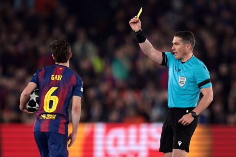 Судья матча "Барселона" — "Атлетико" отстранен от работы в ЛЧ до конца сезона - СМИ