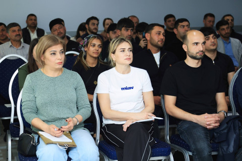 В Мингячевире прошел семинар для тренеров по плаванию