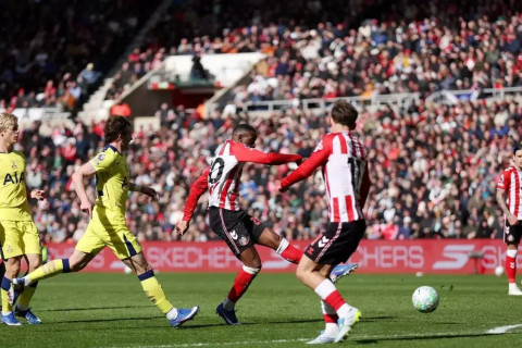 "Тоттенхэм" на выезде уступил "Сандерленду" в АПЛ