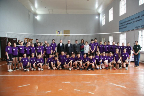 Şahin Bağırov Göygöldə yeniyetmə voleybolçularla görüşüb - FOTO