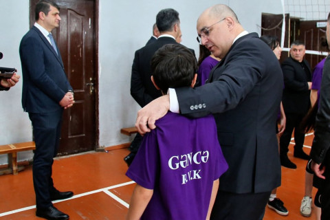 Şahin Bağırov Göygöldə yeniyetmə voleybolçularla görüşüb - FOTO