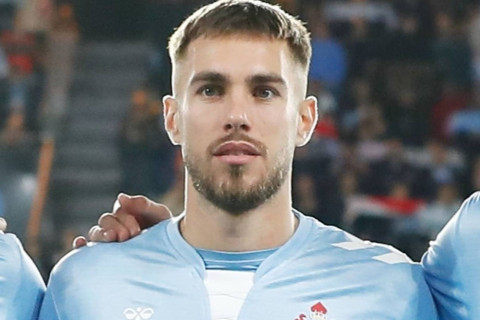 Защитник "Сельты" может перейти в топ-клубы АПЛ бесплатно